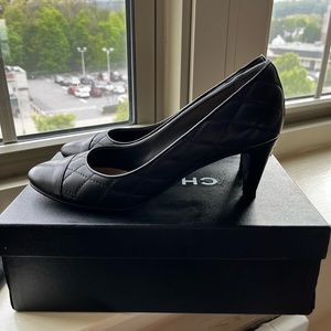 Like new! Chanel lambskin heels (size 38)